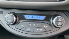 Toyota Yaris 1.5 Hybrid Icon Tech 5dr CVT Hybrid Hatchback